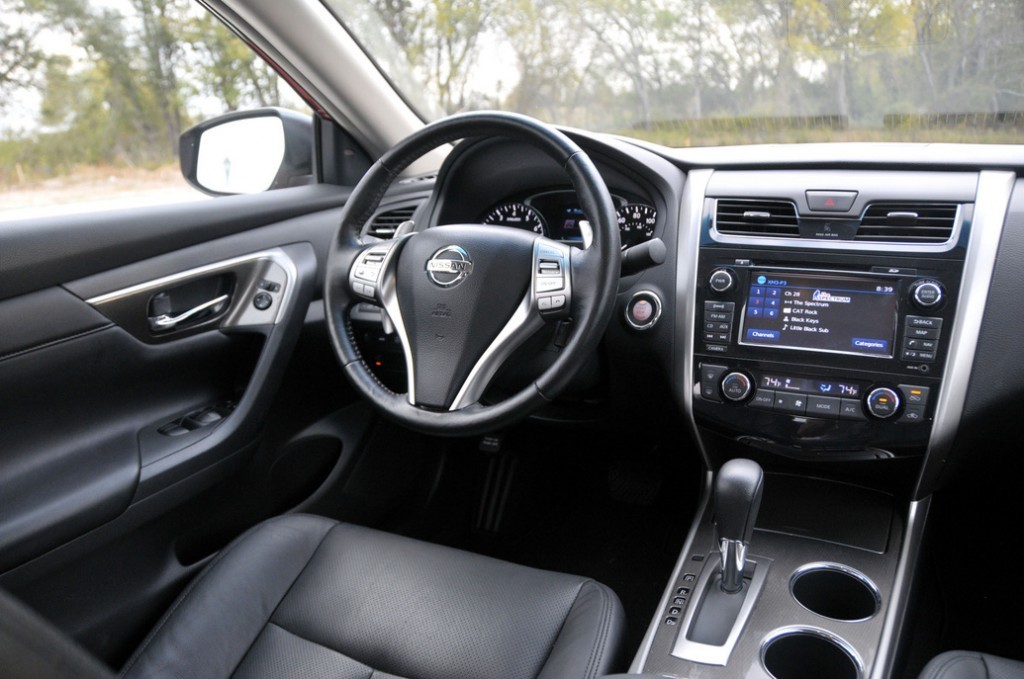 Nissan Altima 2015 interior